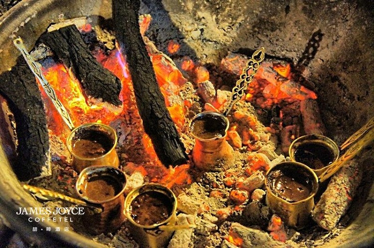 An Analysis of the Cultural Development History of Turkish Coffee