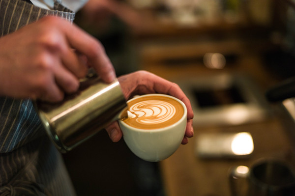 How much do you need to foam? The difference between a latte and a cappuccino? How much milk foam do you need?
