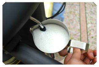 Which kind of milk is better to foam? Semi-automatic how to make delicate milk foam?