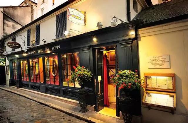 Cafes with World characteristics: six of the oldest cafes in the world are here