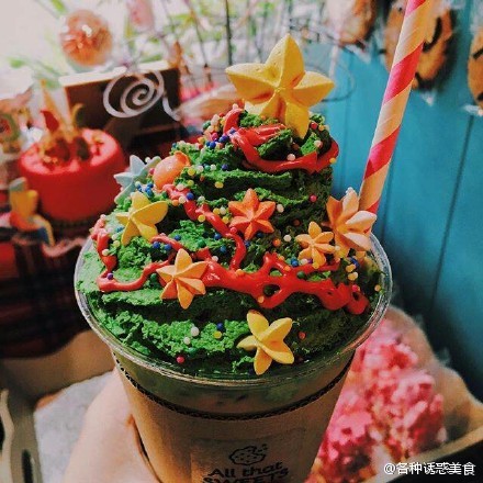Romantic Christmas; Korea All that sweets Christmas themed latte, awesome!