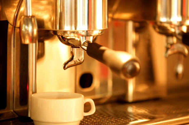 The types and characteristics of drinking Coffee introduce the difference between Arabica and Robusta