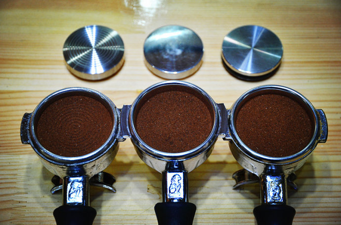 The strength and skill of pressing coffee powder has a great influence on the quality of coffee.