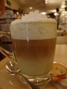 Matcha Coffee making-East and West fragrance-fancy Coffee