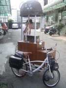 A drinking gentleman coffee car modified by Taiwan Iron Horse