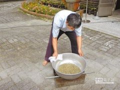 The old flavor of baking in the ancient way of Taiwan Coffee Festival