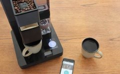 Intelligent coffee machine mobile phone controls automatic mixing perfect proportion