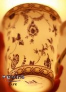 The beauty of fine coffee utensils and bone porcelain coffee cups