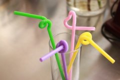 The basics of drinking coffee do not use straws to drink hot coffee