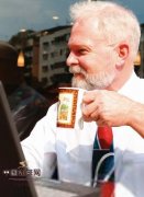 Elderly people who live a healthy life and are used to drinking a few cups of coffee a day have a low mortality rate.