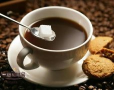 The common sense of drinking coffee. Drink coffee and pay attention to drinking temperature.