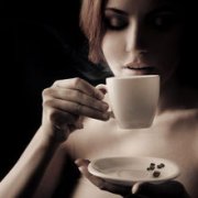 What is the main basis for the quality grade of coffee cups?