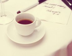 Coffee cup knowledge puts coffee in a cup with the right temperature