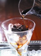 Caesar's method of making mixed coffee introduces the general knowledge of coffee.