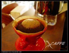 The technique of brewing coffee the method of extracting Rosa Coffee by hand
