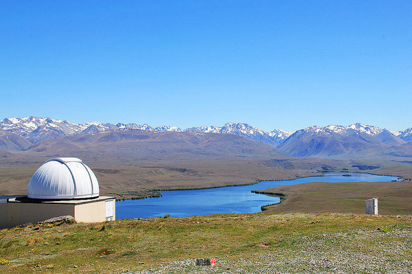 The most beautiful cafe in new Zealand counts the stars and drinks coffee