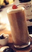 A cool summer of thin mocha iced coffee
