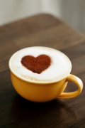 How can you really drink coffee? The fingers do not pass through the ear of the cup.