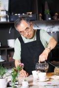 The aroma-filled texture of handmade cafes