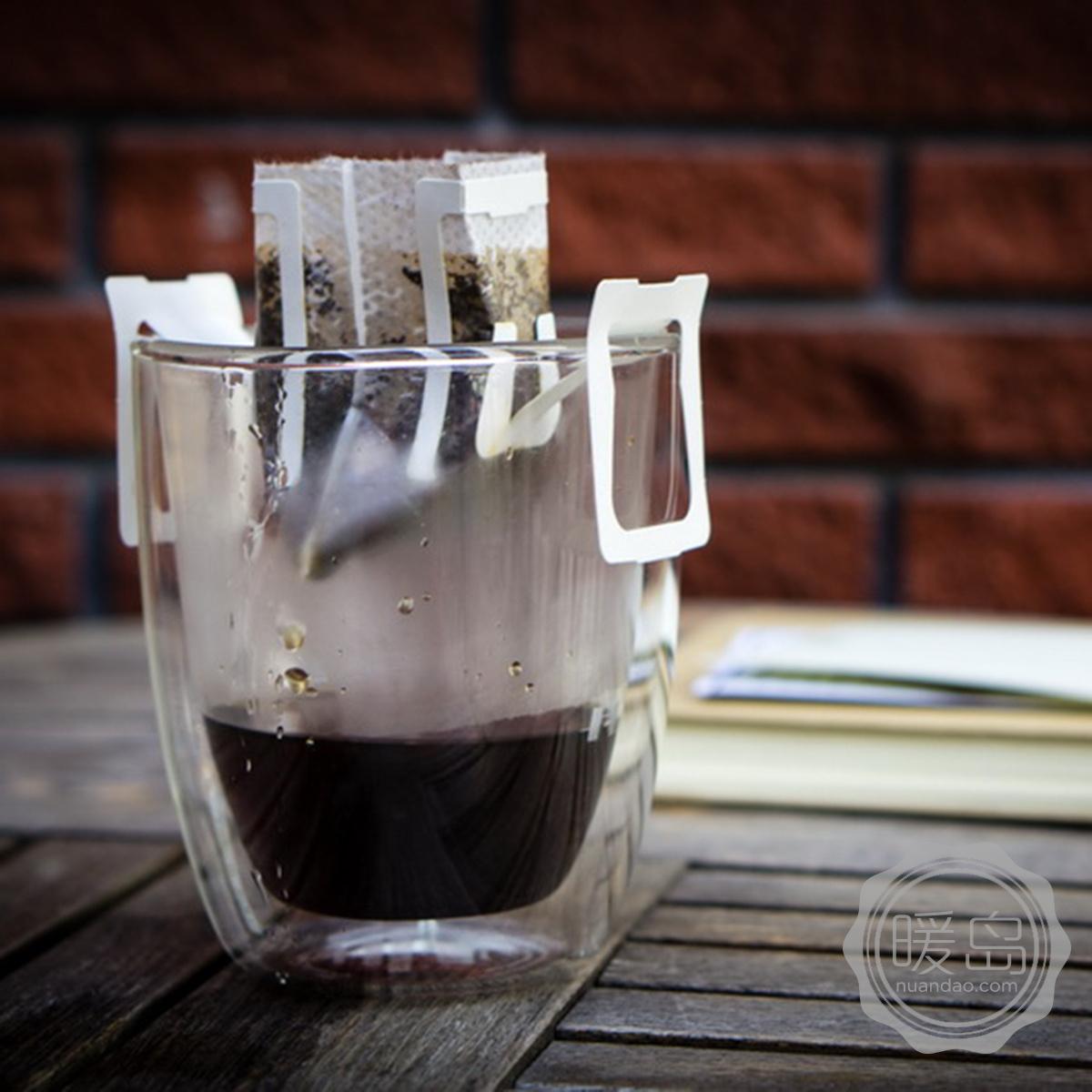 What's the difference between men and women in drinking coffee?