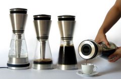 The Kahva coffee maker is made of glass and metal