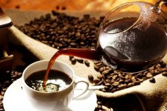 How does the Internet help most people realize their coffee shop dream?