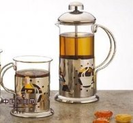 The method of brewing coffee in French filter pot the origin of French filter pot