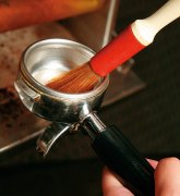 How to use the coffee machine and what matters needing attention are there any points for attention?