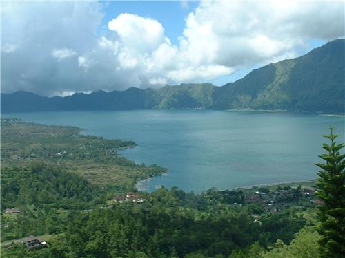 Boutique j Indonesia Bali Kalana Quinta Mani Volcano Ubud Processing Plant Sun-cured Coffee