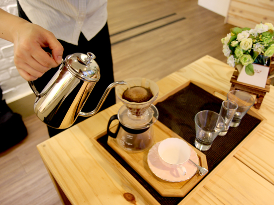 Filter paper dripping how to make coffee by hand how to make filter paper dripping coffee