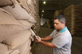 Three treatments of water washing, sun washing and semi-washing in Limu coffee producing area of Ethiopia