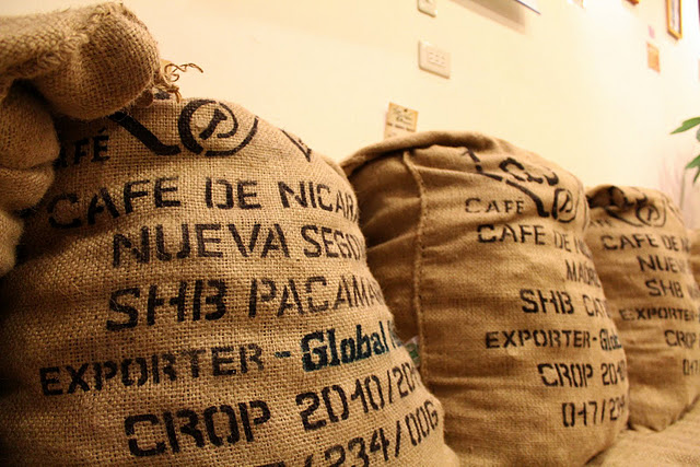Salvadoran coffee beans Salvadoran coffee refers to Salvadoran hot spring coffee from South America