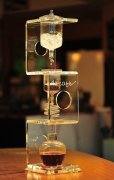 Low temperature extraction of coffee beans from fine tannic acid producing areas of iced coffee