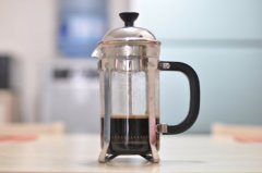 Correct use of pressurized coffee pot to make coffee and coffee utensils kalita kono